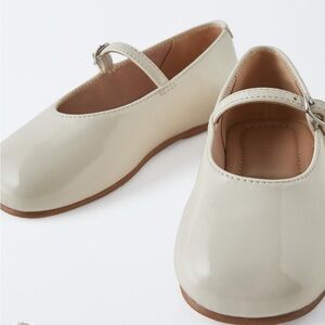 Zara Off White Patent Ballet Flats Size 25